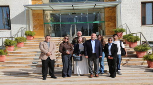 كلية الآداب في جامعة الزيتونة الأردنية تستقبل وفدًا طلابيًا نرويجيًا في زيارة أكاديمية وثقافية