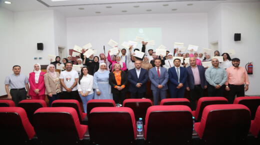 كلية الآداب في جامعة الزيتونة تعلن نتائج مسابقة الكتابة الحرة باللغة الإنجليزية بمشاركة أربع كليات