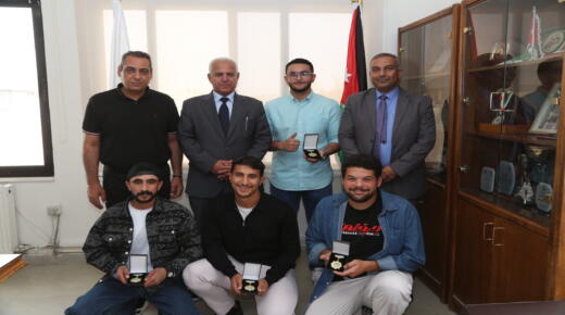 عميد شؤون الطلبة في جامعة الزيتونة الأردنية يتوّج الفائزين ببطولة الألعاب الإلكترونية