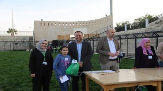 جامعة الزيتونة الأردنية تنظم إفطاراً خيرياً للأيتام .