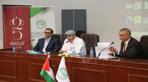 ورشة عمل تدريبية في جامعة الزيتونة حول الاستخدام الأمثل لقواعد البيانات ومصادر التعلم المفتوحة.