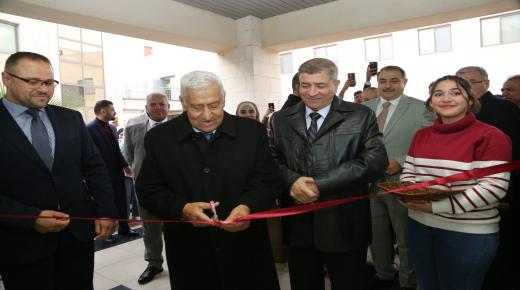 دولة الدكتور النسور يفتتح المعرض الرابع لكلية العمارة والتصميم في الزيتونة – صور