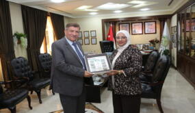 رئيس جامعة الزيتونة الأردنية يستقبل المستشار الثقافي اليمني لبحث آفاق التعاون المشترك