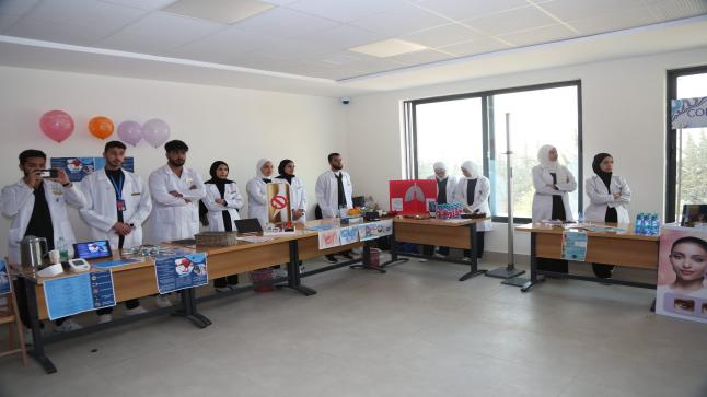 كلية التمريض في جامعة الزيتونة الأردنية تنظّم فعالية صحية توعوية بعنوان “بعزمنا ووعينا ننقذ من نحب”