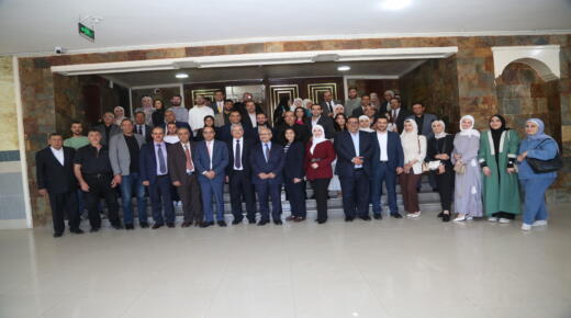 كلية الأعمال في ” الزيتونة “تنظّم لقاءً تواصليًا مع خريجيها لتعزيز الشراكة وتطوير البرامج الأكاديمية