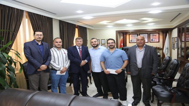 المجالي يكرم طلبة كلية الهندسة لفوزهم بمشروع تخرج لعام 2023