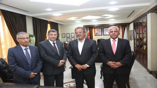 حوار في جامعة الزيتونة بعنوان دور الاعلام في نشر الثقافة الحزبية