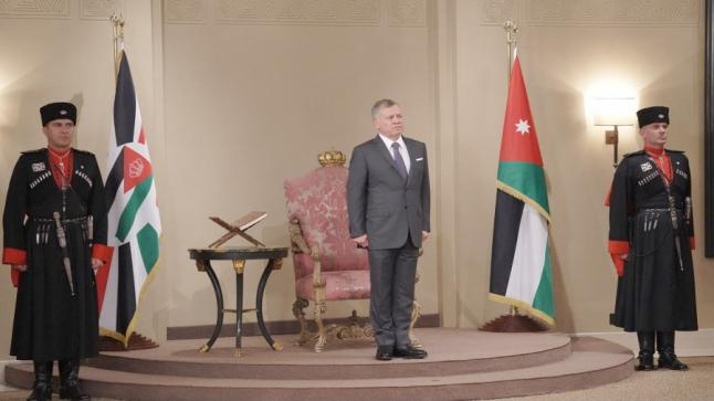 الوزراء الجدد يؤدون اليمين أمام الملك “التهتموني للنقل والروابدة للعمل ومبيضين للاتصال”