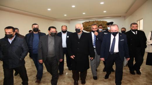 العيسوي يفتتح ويتفقد مشاريع مبادرات ملكية في محافظتي البلقاء وجرش