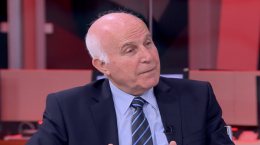 الحكومة: لن نستطيع الاستمرار بعزل المصابين بأوميكرون مؤسسيا إذا ارتفعت الإصابات