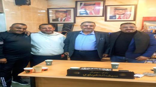 عمدة الزرقاء المهندس عماد المومني بضيافة نادي الجنرال في حي معصوم 