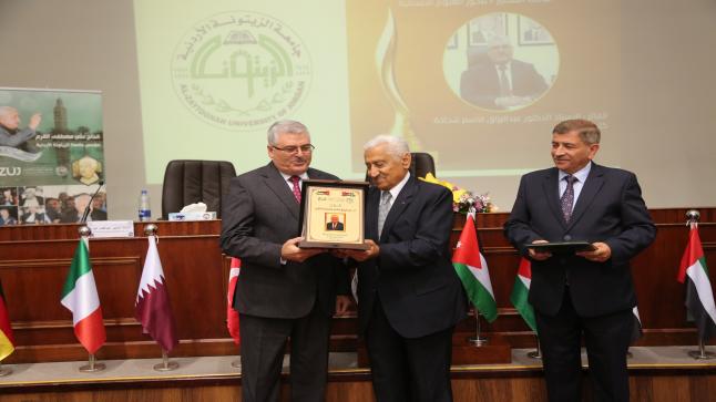 إفتتاح المؤتمر العلمي التاسع لكلية الصيدلة في جامعة الزيتونة.