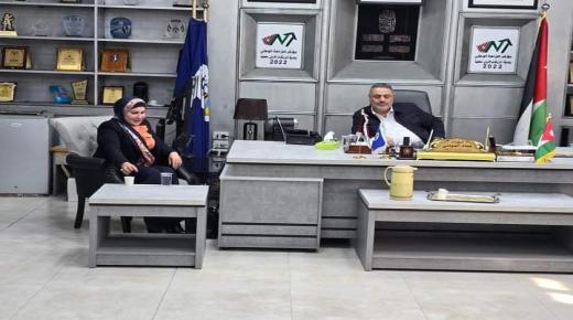 رئيس بلدية الزرقاء يلتقي برئيس وأعضاء اتحاد المزارعات المنتجات الجدد والحديث عن توفير 50 فرصة عمل 