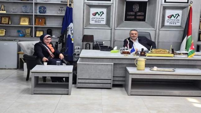 رئيس بلدية الزرقاء يلتقي برئيس وأعضاء اتحاد المزارعات المنتجات الجدد والحديث عن توفير 50 فرصة عمل 