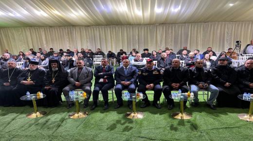 محافظ الزرقاء د. فراس ابو قاعود يرعى حفل إضاءة شجرة عيد الميلاد المجيد