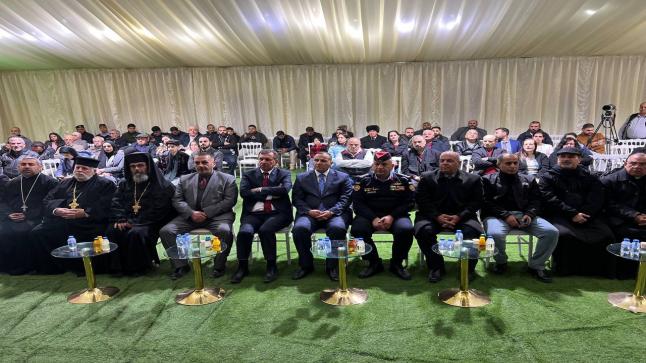 محافظ الزرقاء د. فراس ابو قاعود يرعى حفل إضاءة شجرة عيد الميلاد المجيد