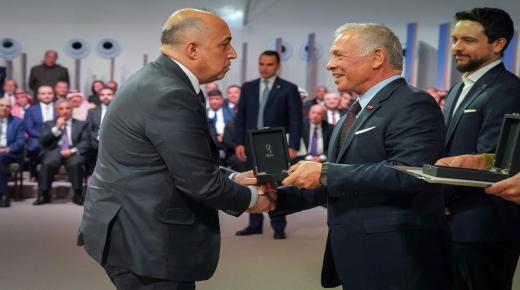 الملك عبدالله الثاني يكرم الدكتور هيثم عبدالله أبو خديجة  بوسام اليوبيل الفضي تقديراً لإسهاماته في التعليم والصحة