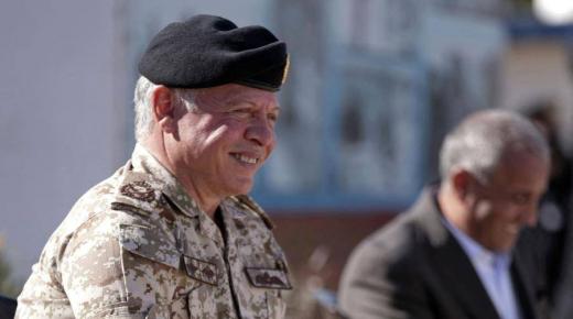 الملك يلتقي المتقاعدين العسكريين في دارة اللواء المتقاعد عبدالله الشديفات.