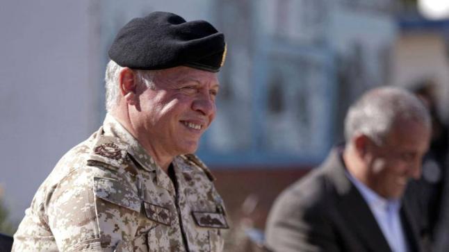 الملك يلتقي المتقاعدين العسكريين في دارة اللواء المتقاعد عبدالله الشديفات.