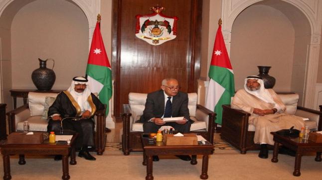 العيسوي يلتقي مجموعة من أهالي محافظة الزرقاء