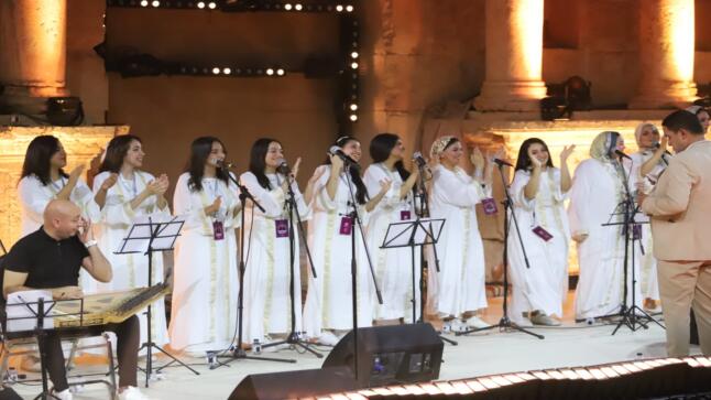 كورال “هارموني” المصرية يضيء المسرح الشمالي في مهرجان جرش