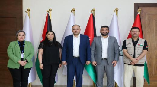 وزير الشباب يلتقي مدير عام الجمعية الملكية للتوعية الصحية