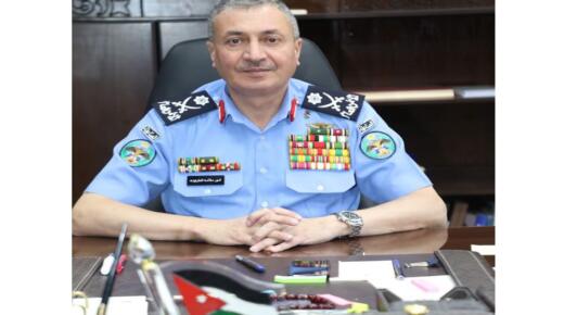 سنة الحياة ، بعد سنوات طويلة في الخدمة ، قرر مجلس الوزراء إحالته على التقاعد.