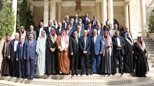 خلال لقائهم رئيس الديوان الملكي الهاشمي وجهاء ونواب وسياسيون ومتقاعدون عسكريون يؤكدون وقوف جميع الأردنيين خلف قيادة الملك ودعم مواقفه