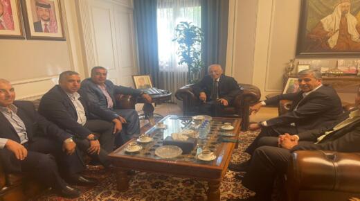 رئيس الديوان الملكي :يستقبل أبناء المرحوم عاطف عبدالكريم القاضي