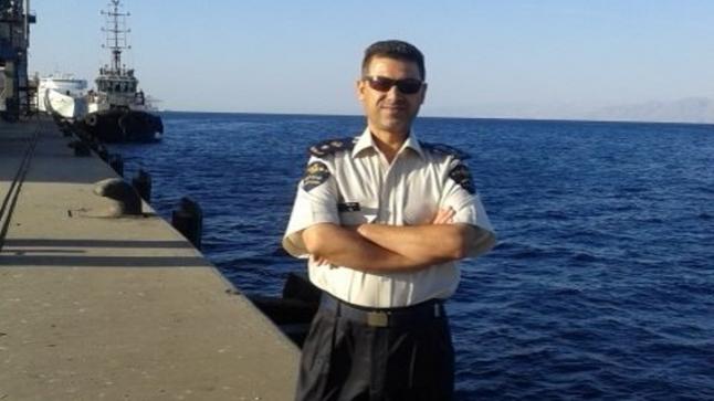القاسم يهنيء زميله عقيد جمارك فايز شاهر الرواشده