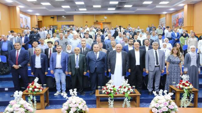 الدكتور محمود أبو شعيرة يكرم أبناء العاملين الناجحين في الثانوية العامة