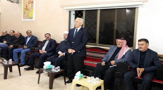 مندوبا عن الملك وولي العهد العيسوي يعزي عشائر القبيلات، والبويطل، وآل اللهميق.