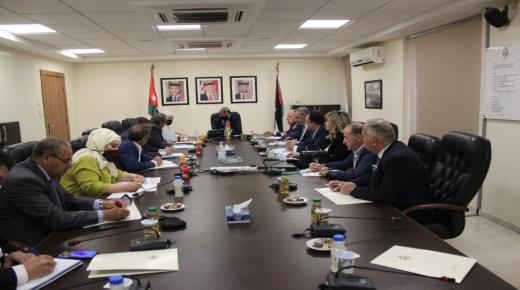عزايزة يلتقي رئيس غرفة تجارة الأردن والوفد السوري من غرقة التجارة السورية