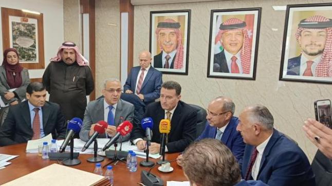 عاجل/ مالية النواب تفتعل ازمة بطردها امين عام ديوان المحاسبة .. وتستقوي على موظف رسمي دون وجه حق !