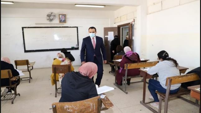 العجارمة يتفقد قاعات امتحان الثانوية العامة في قصبة عمان