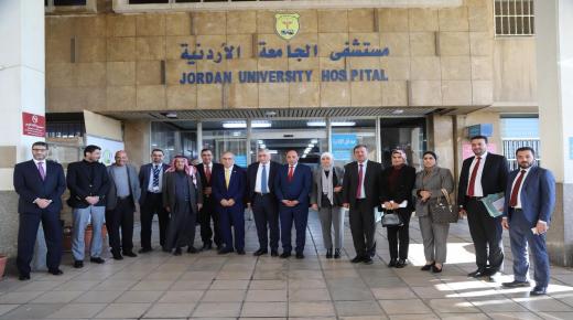 “الصحة النيابية” تطّلع على واقع الخدمات في مستشفى الجامعة