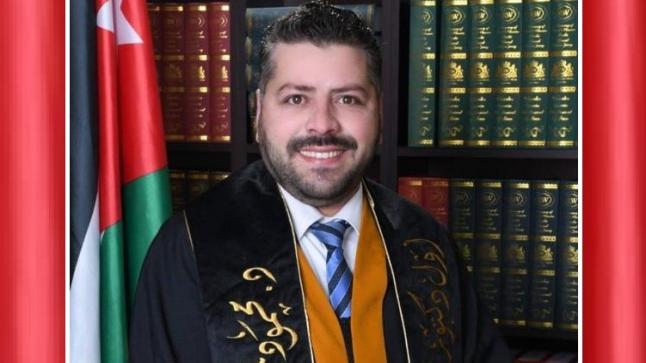 القاضي قفطان العدوان يهنىء شقيقه محمود عايد العدوان بمناسبة حصوله على شهادة الدكتوراه