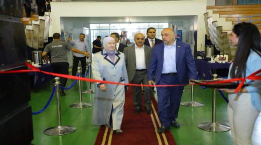 جامعة العلوم التطبيقية تفتتح المعرض الفني واليوم الوظيفي احتفالاً بعيد الاستقلال الثامن والسبعين واليوبيل الفضي…