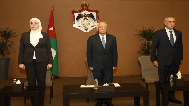 بمناسبة عيد ميلاد جلالة الملك تسليم الدعم الملكي السنوي لـ(448) جمعية ومؤسسة ومركز تعُنى برعاية أيتام ومسنين وذوي إعاقة