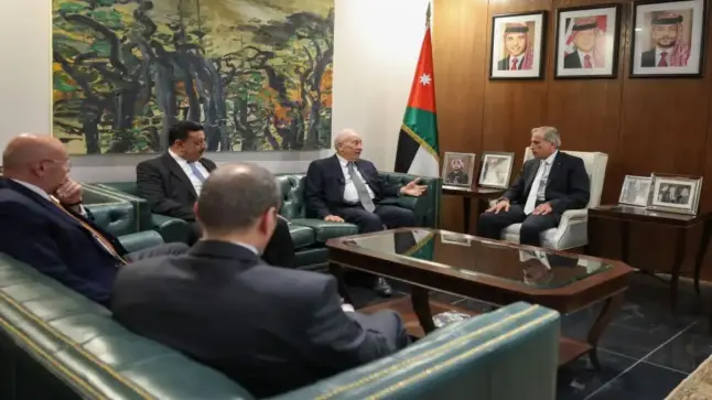 جعفر حسان يشيد بتخصيص ‘شركة الكهرباء الأردنية’ 5% من أرباحها لدعم قطاعات الصحة والتعليم والنقل العام