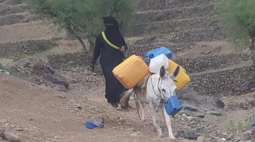 بالصورة /شاب يمني يقع ضحية أصحاب نفوذ.. أطلقوا عليه الرصاص وزوروا أوراق القضية وسجنوه … تفاصيل