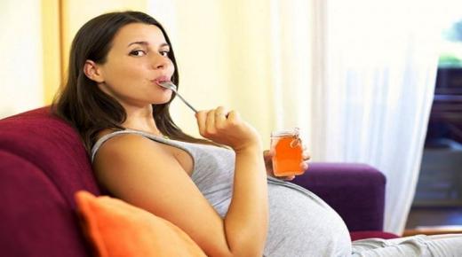 تعرف على فوائد العسل.. أبرزها تعزيز صحة القلب والجهاز العصبي والقدرة الجنسية