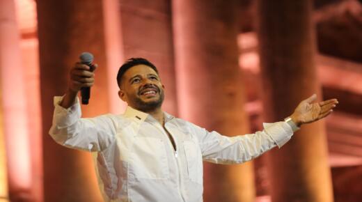 محمد حماقي وليلة غناء مصرية مميزة على المسرح الجنوبي في جرش