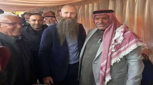 السفير الأمريكي يقدّم واجب العزاء لعائلة الحاج عرار في الزرقاء