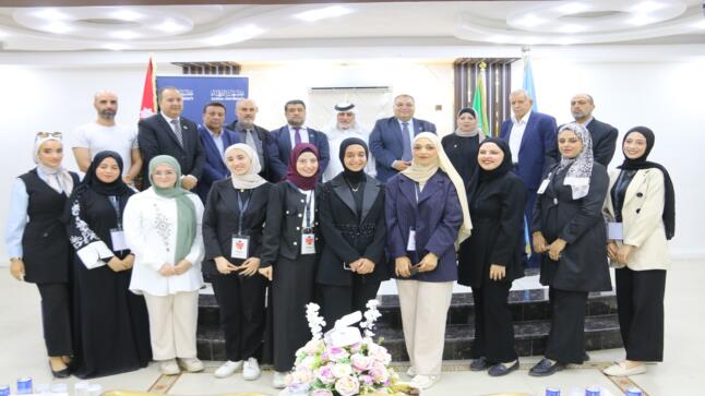 جامعة الزرقاء تكرّم المشرفات والطالبات المتطوعات في مبادرة “قلم وورقة” في جمعية عمر بن الخطاب الخيرية