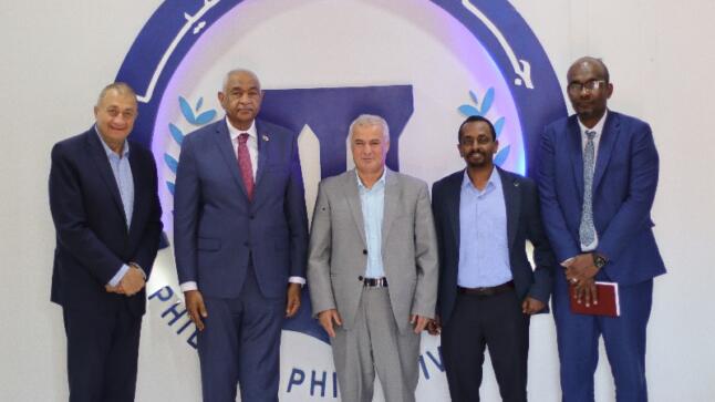 رئيس جامعة فيلادلفيا يستقبل سفير جمهورية السودان في الأردن