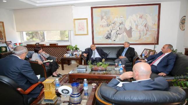 اجتماع يبحث امكانية تنظيم موسم ثقافي ترفيهي للصيف والعطل