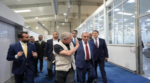 الملك يزور منشآت صناعية في القسطل توفر أكثر من 1650 فرصة عمل