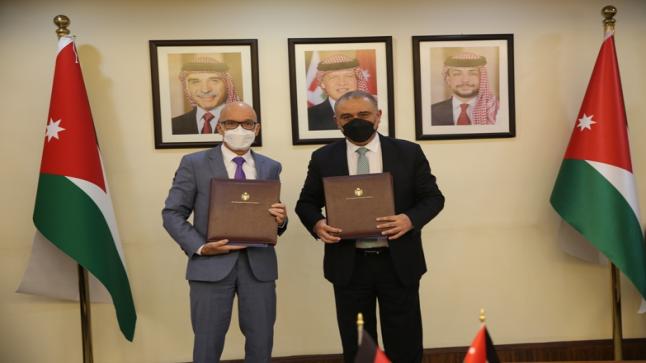 وزير التخطيط والتعاون الدولي يوقع 4 اتفاقيات مساعدات ألمانية  لتمويل  مشاريع في مجالات المياه والنفايات الصلبة بـ (89) مليون يورو 