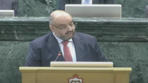 الصفدي للخشمان: سيارتك احسن من سيارة رئيس الوزراء.. والخشمان الاب: هذا تعب السنين وليس من الدولة